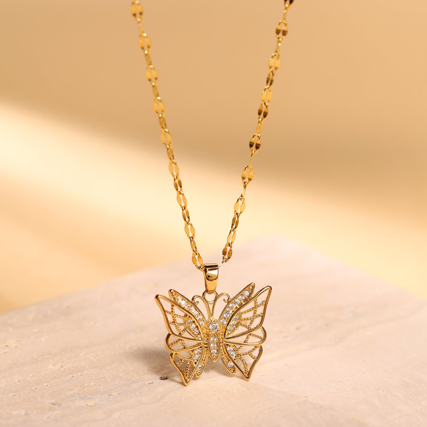 European And American Cross-border New Hollow Zircon Butterfly Necklace For Women, Light Luxury And Versatile, High-end Fashion Temperament Pendant With Accessories